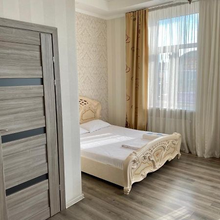 Apartment Studio -Біля Вокзалу-Недалеко Від Центру-Городоцька 151 Lviv Buitenkant foto